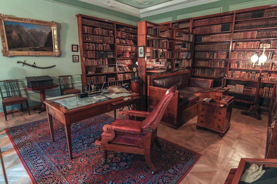 Литературный музей Пушкинский дом в Санкт-Петербурге