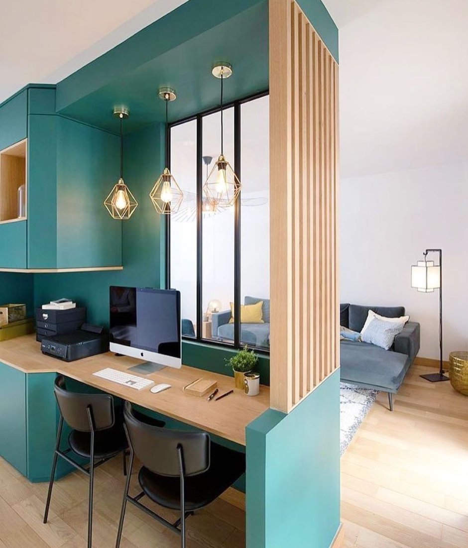 Рабочее место в спальне