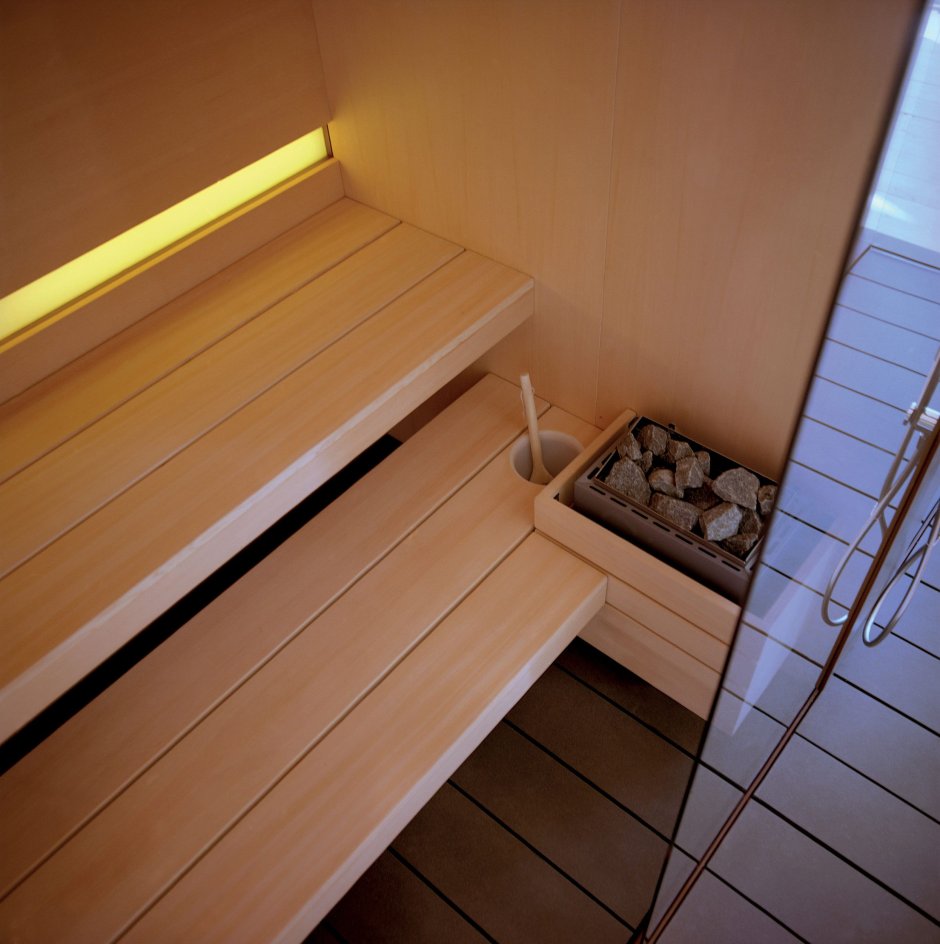 Парящие полки в парилке