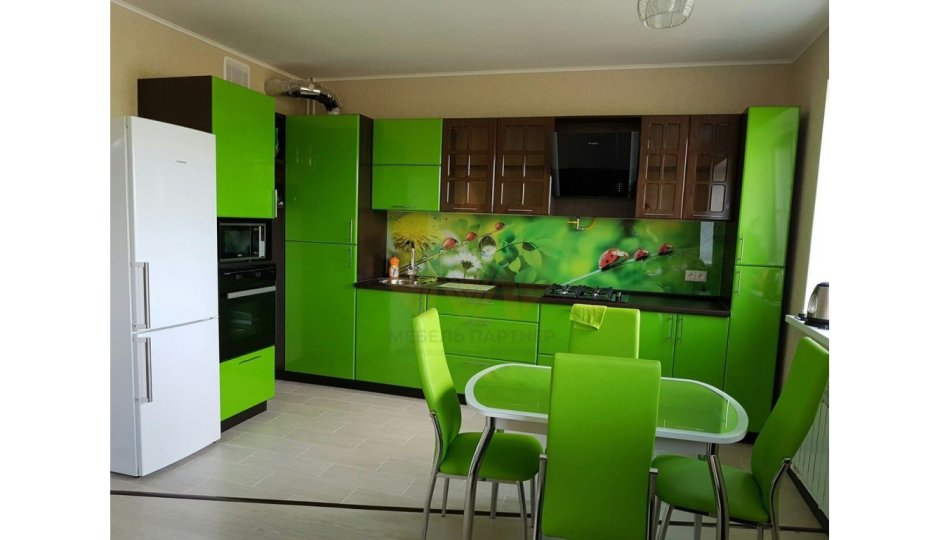 Дешевая мебель зеленая кухня
