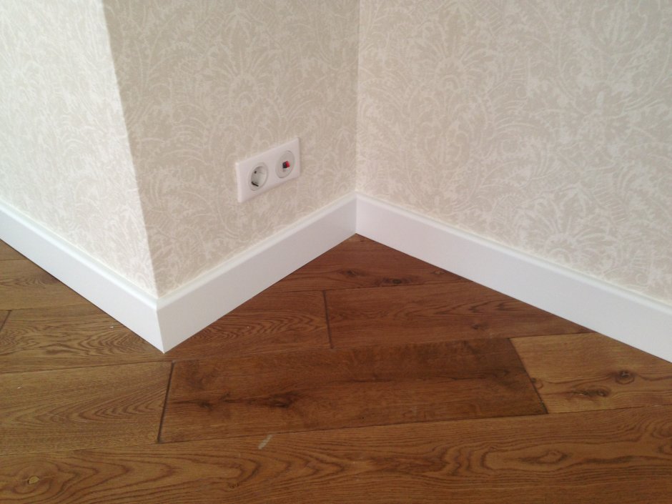 Плинтус Floorstyl Essenza fd2s