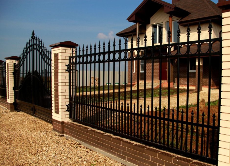 Красивый забор для дома