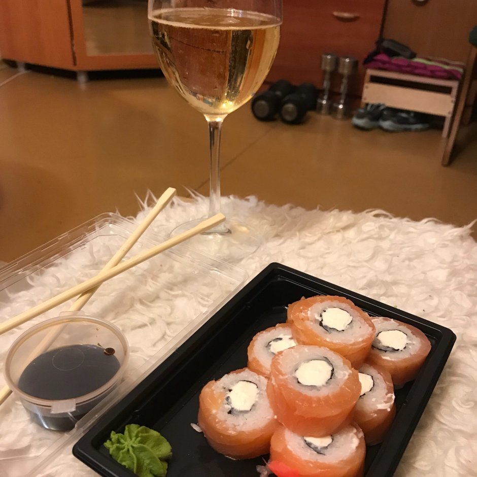 Суши и вино