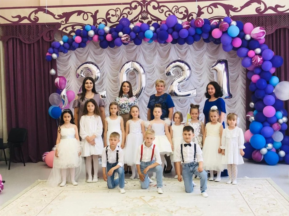 Украшение зала в детском саду