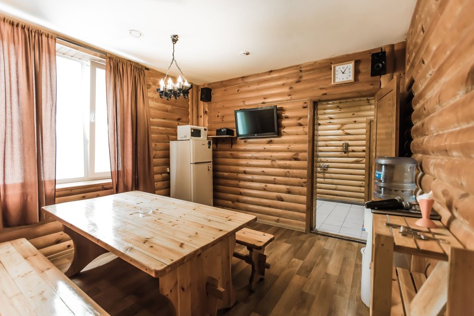 Комната отдыха в бане с кухней