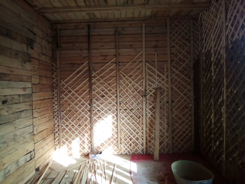 Стена из дранки