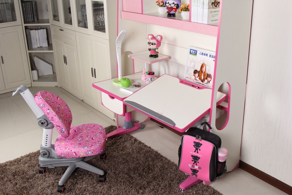 Школьный стол для девочки