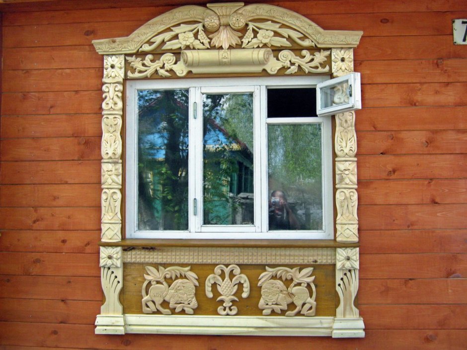 Резные окна из дерева