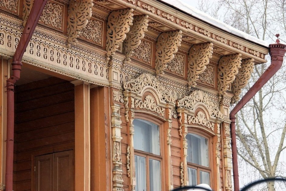 Пропильная домовая резьба