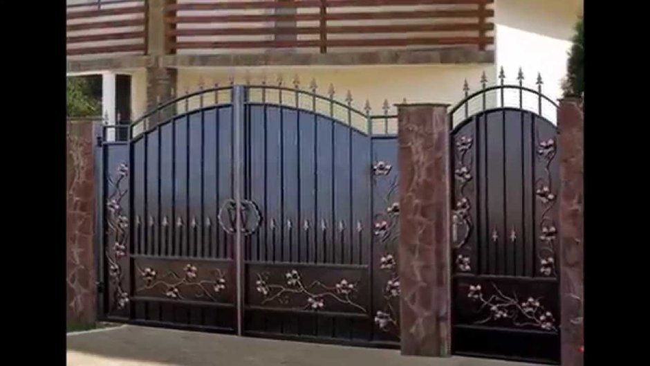 Ворота в частный дом