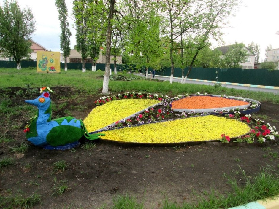 Цветник в детском саду