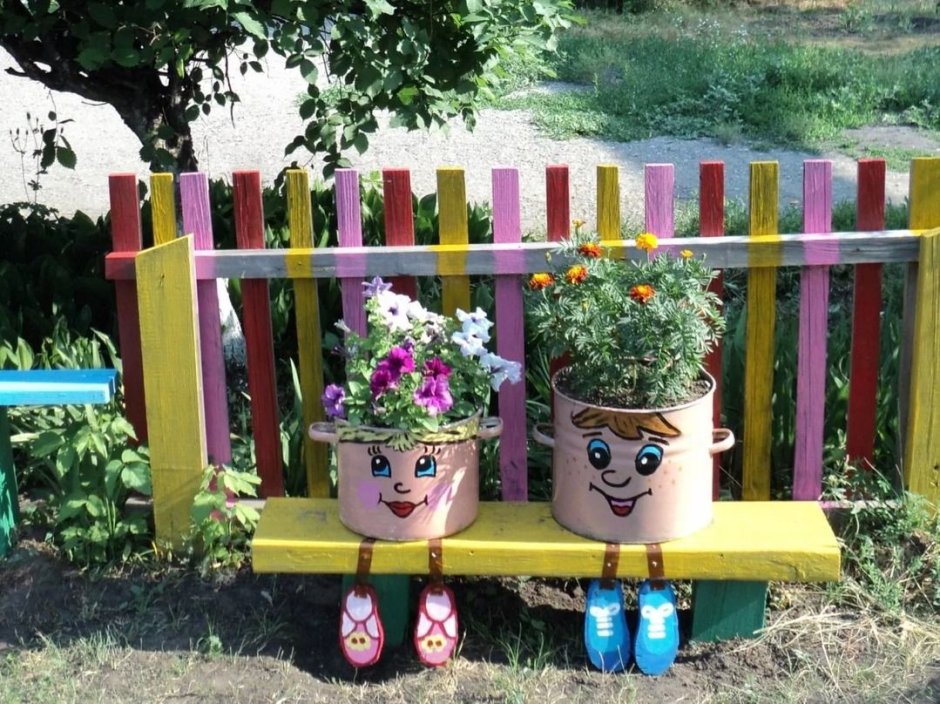 Клумбы в детском саду