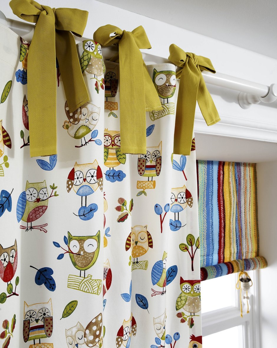 Зонирование детской комнаты шторами