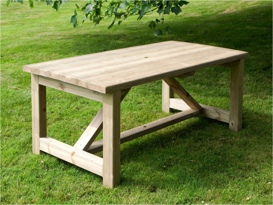 Садовый стол из дерева
