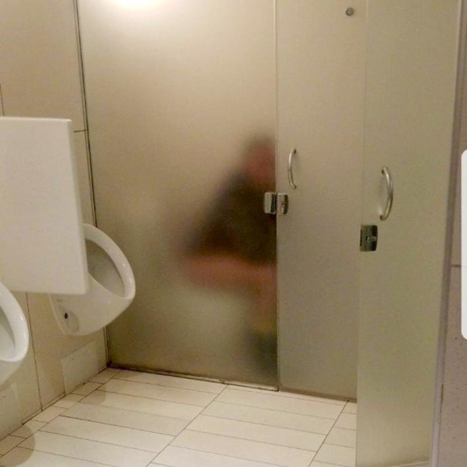 Дверь в туалет