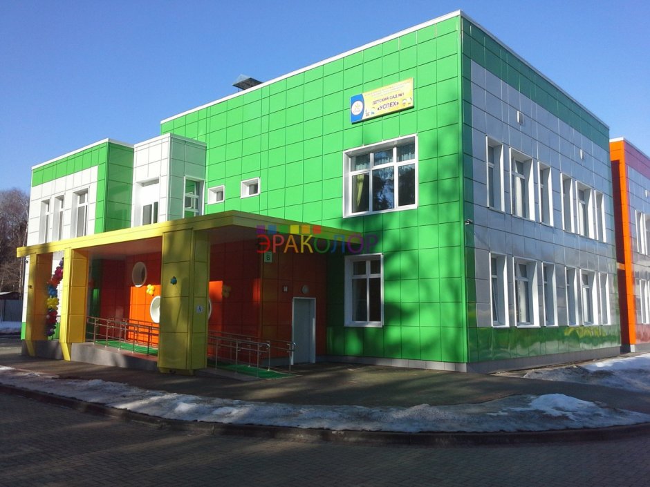 Фасады с вертикальными элементами