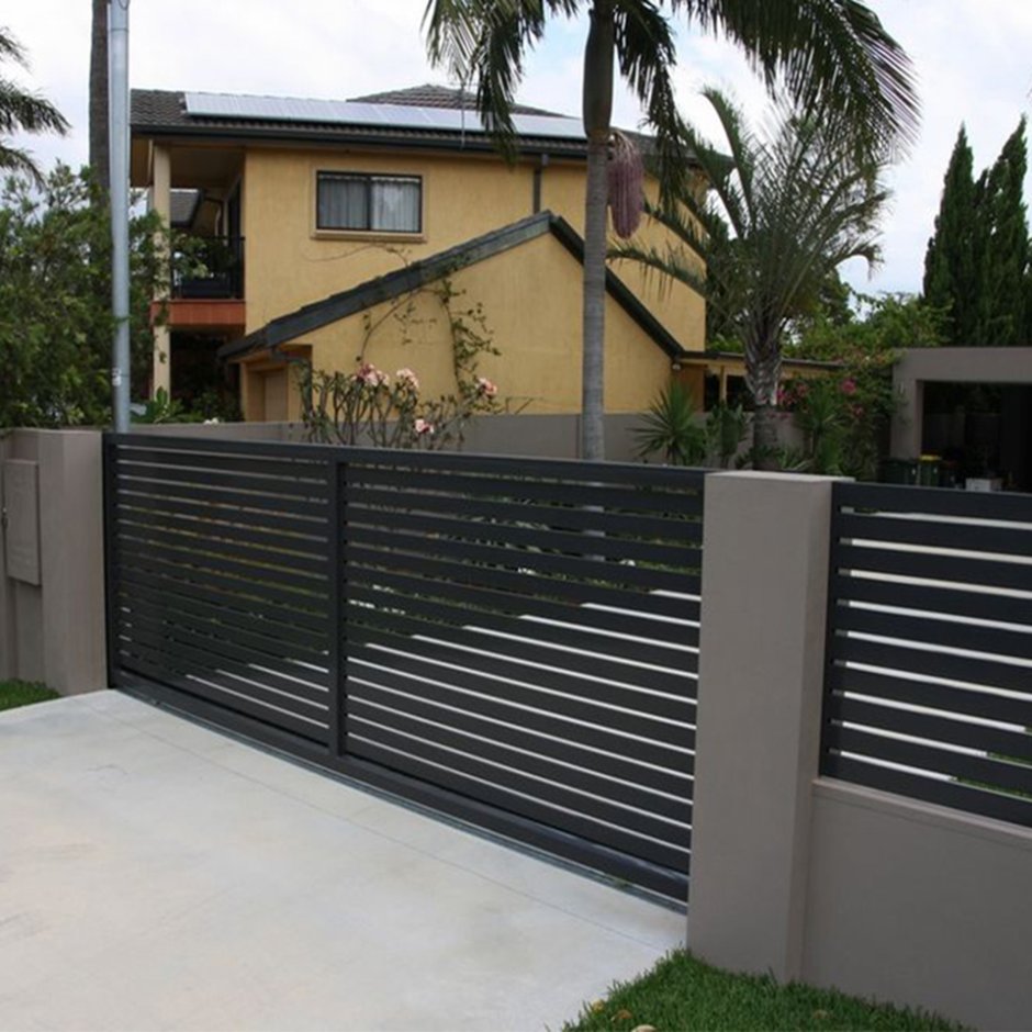 Забор с гаражом и воротами