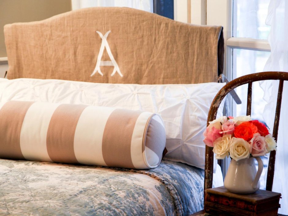 Кровать Elliot Shelter Upholstered Headboard