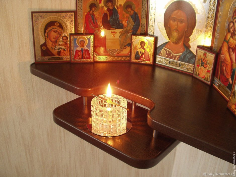 Полка под иконы угловая