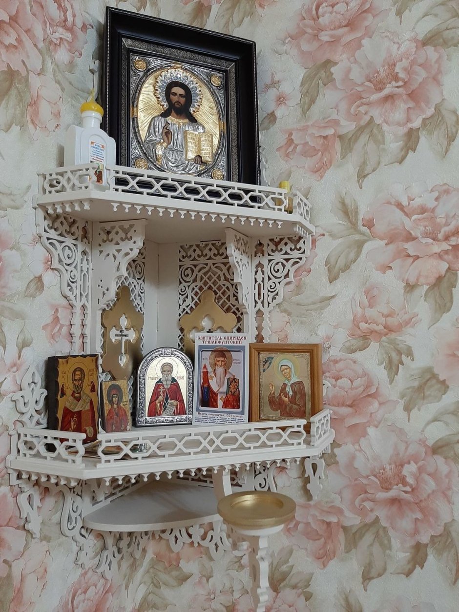 Полка для икон 3de1370