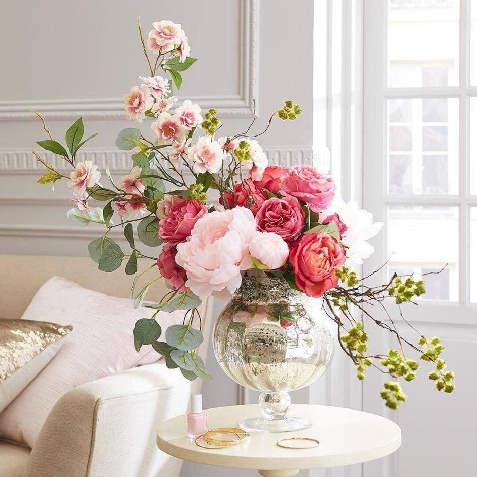 Flower Centerpiece Dining Table