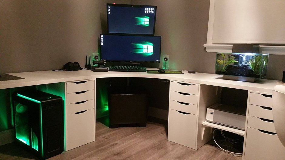 Clean Battlestation стол