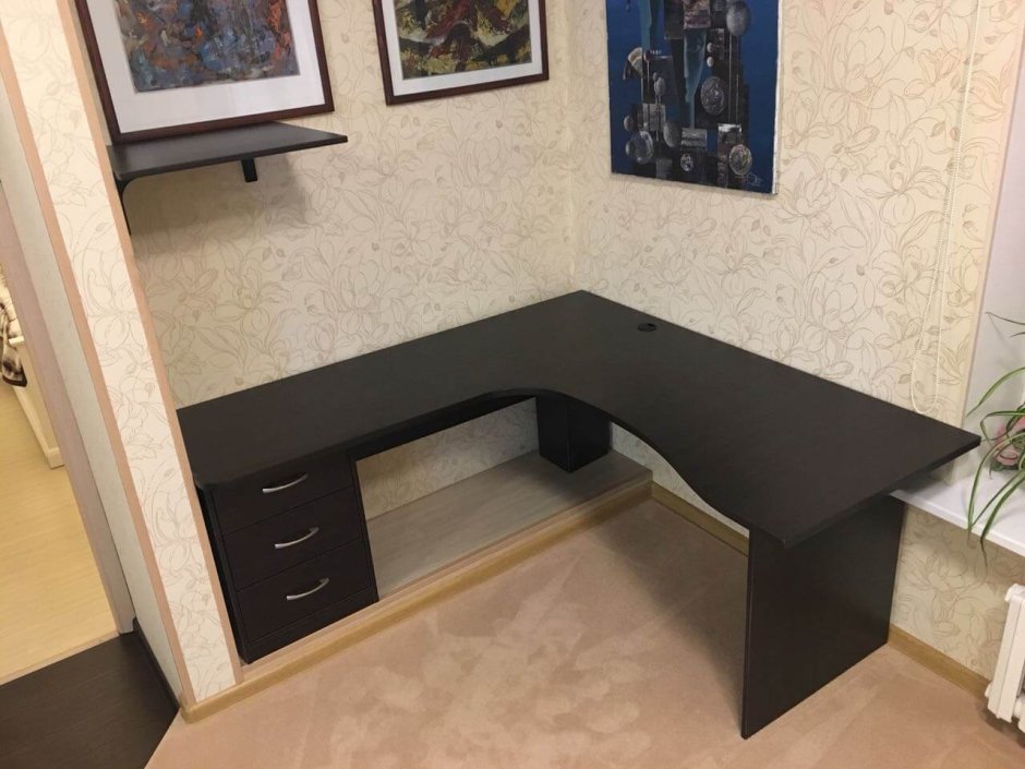 Длинный угловой стол