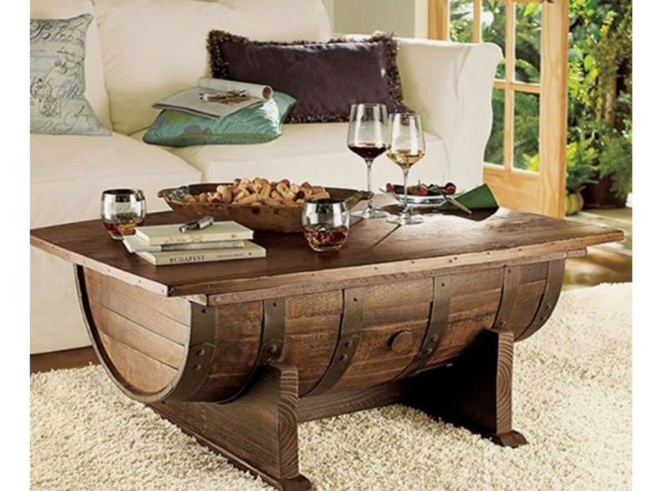 Необычные столы из дерева