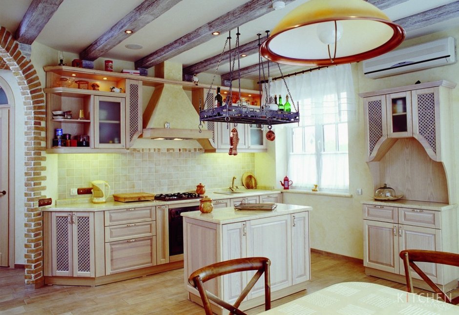 Балочный потолок на кухне в стиле Прованс