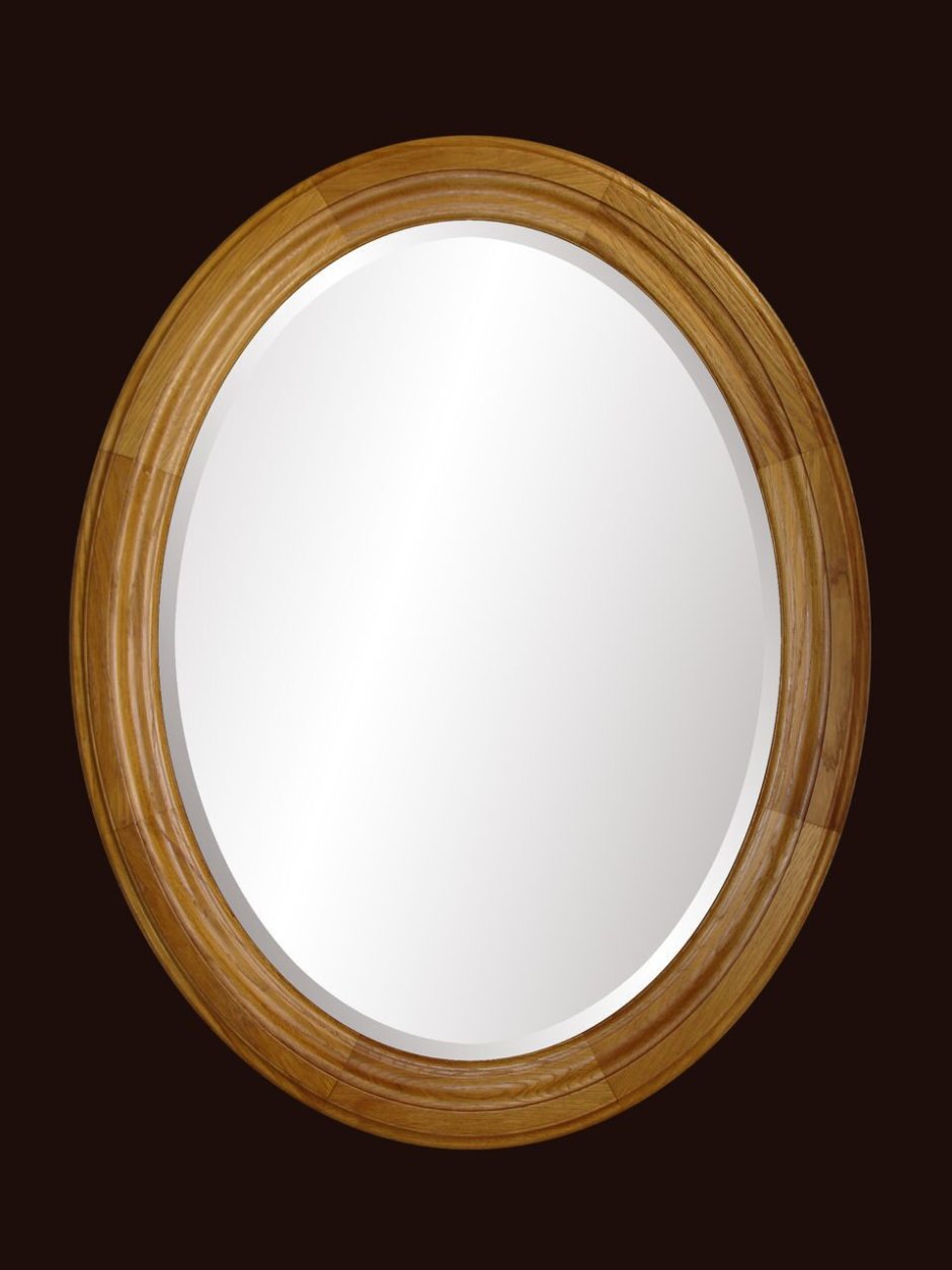 Овальное зеркало в деревянной раме