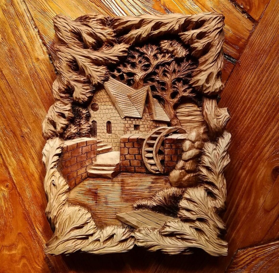 Панно в деревянном доме