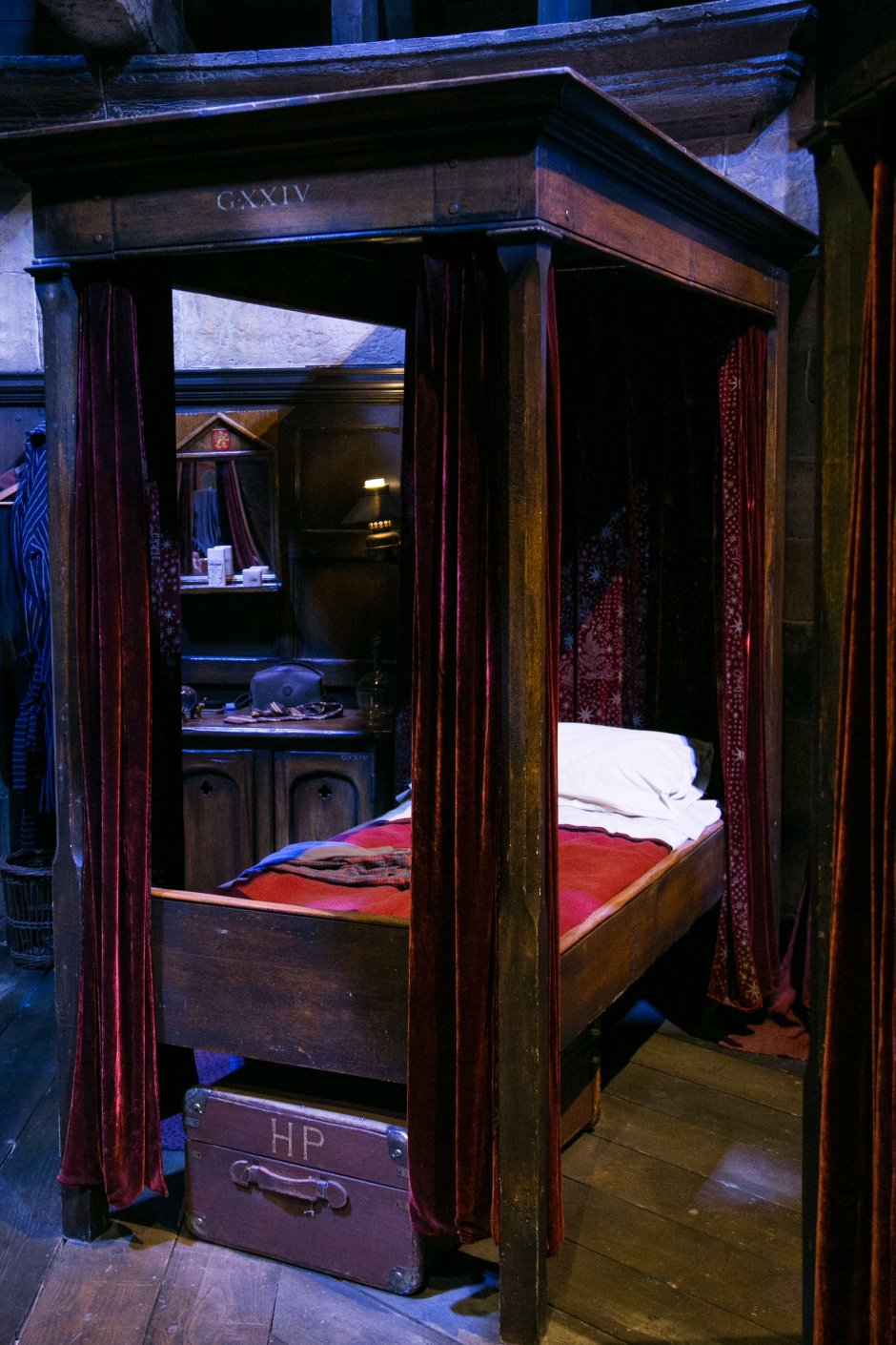 Лазарет кровать Гарри Поттер