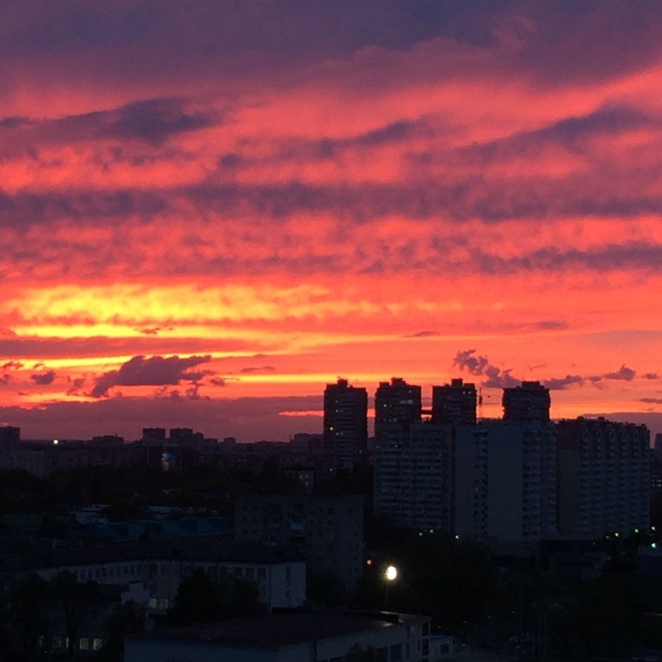 Закат в городе с крыши