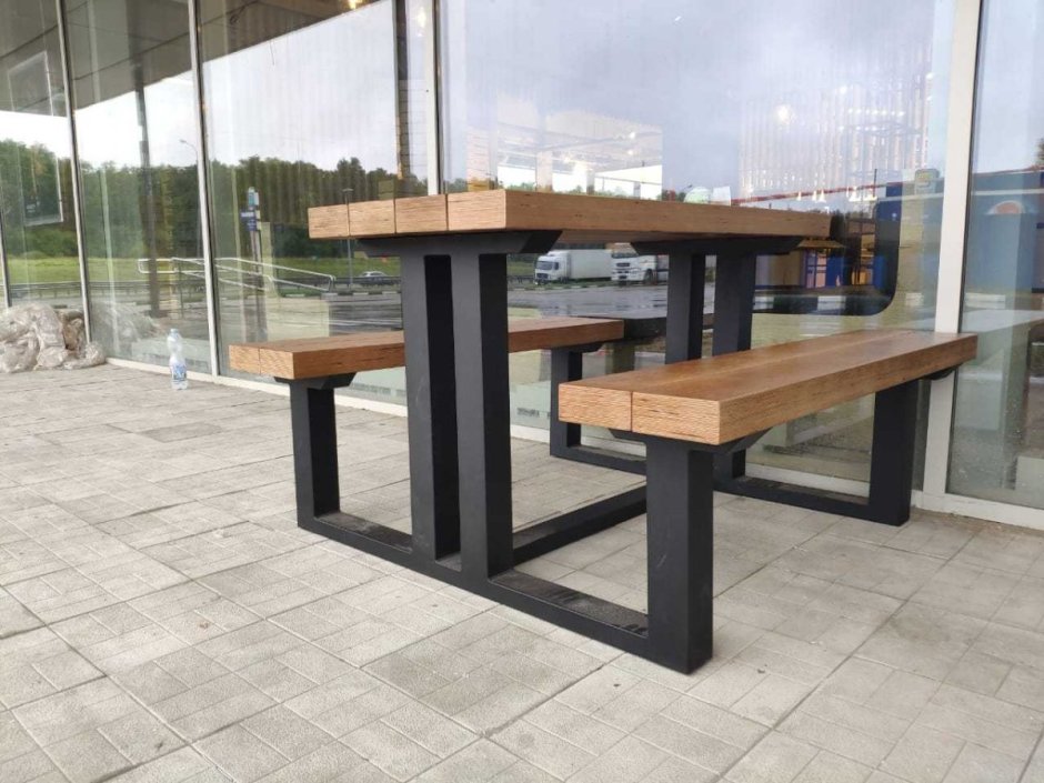 Уличный стол в стиле лофт