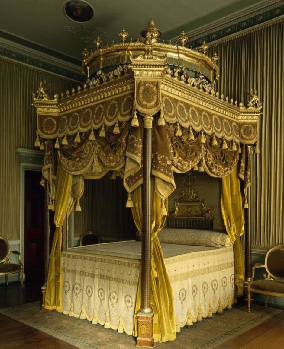 Кровать эпохи Возрождения Ренессанс