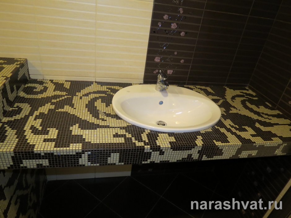 Столешница в ванную из мозаики