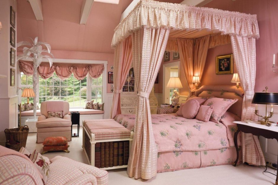 Спальня для девушки с балдахином французский стиль
