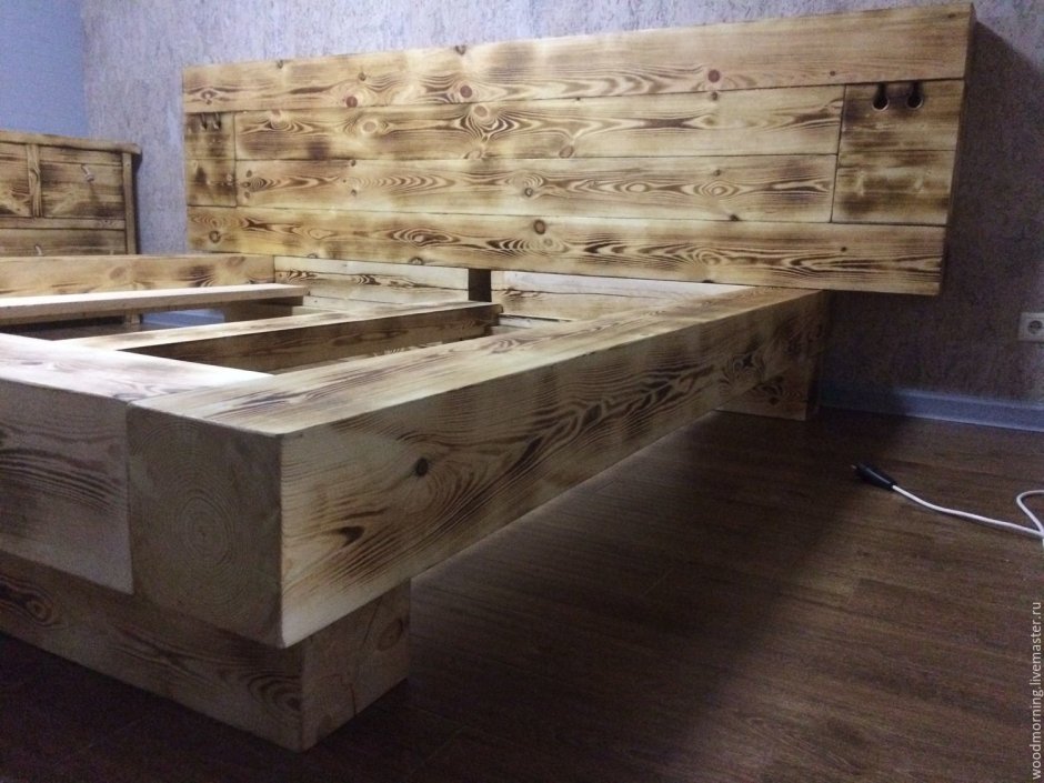 Кровать из мебельного щита