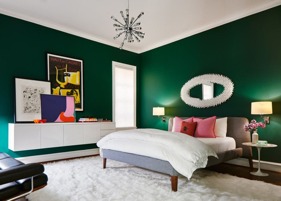 Темно зеленые стены в спальне