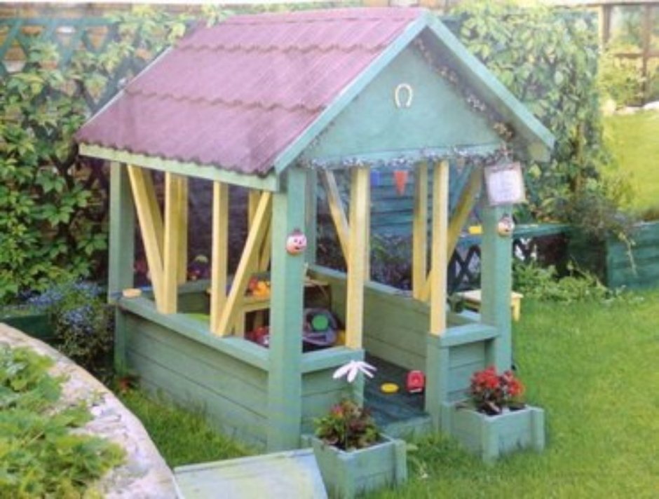 Домик для детей в саду