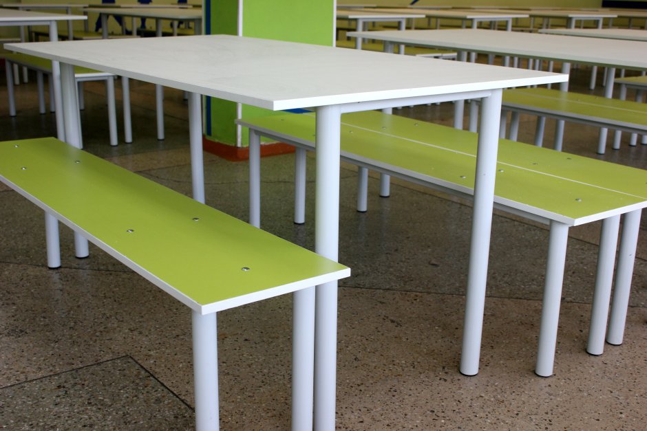 Столы в школьную столовую
