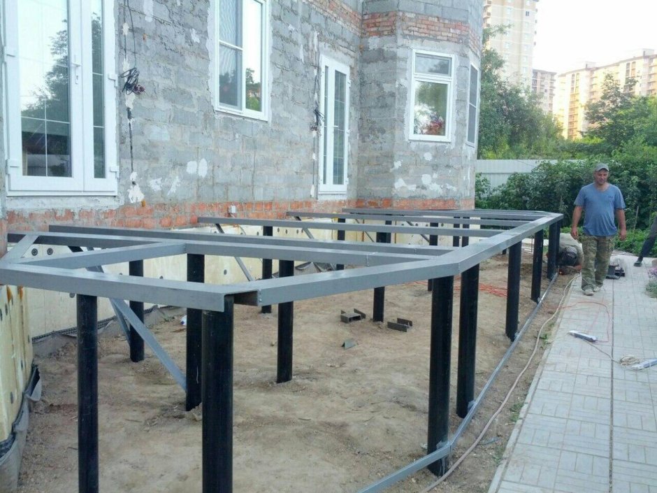 Металлический каркас под террасу
