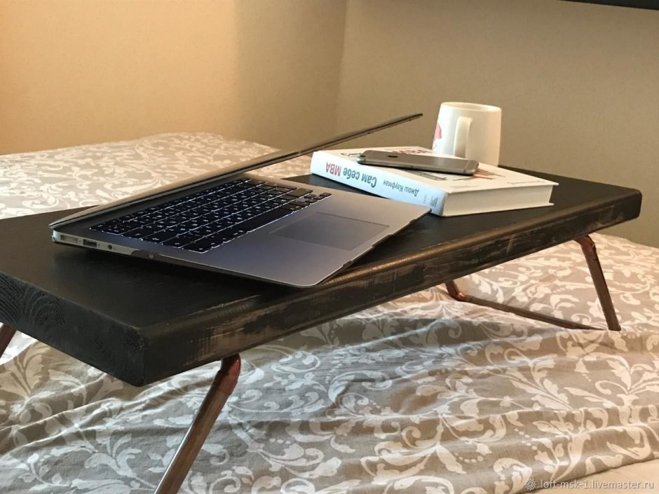 Столик для ноутбука придиванный