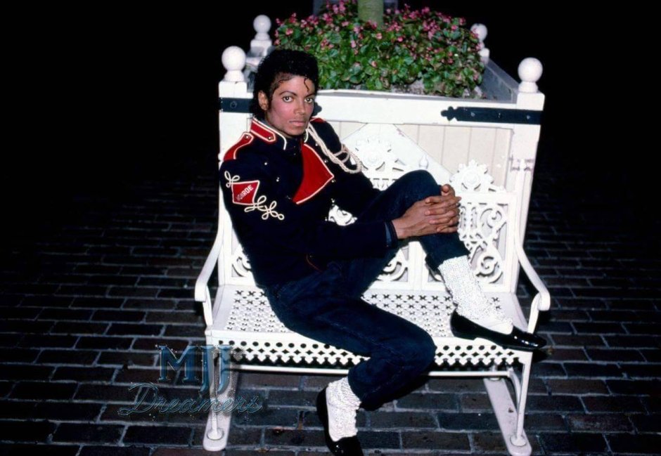 Майкл Джексон 1984 в инвалидном кресле