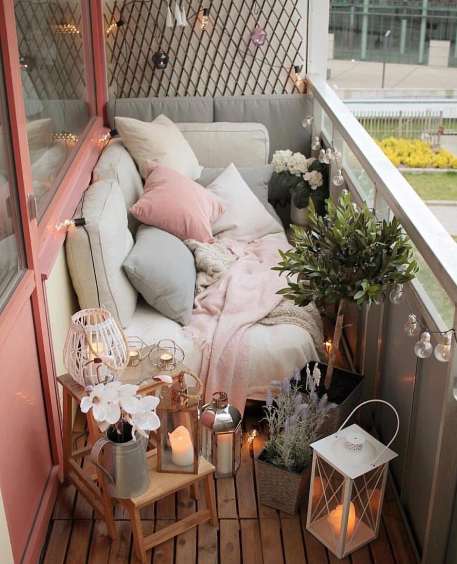 Декор маленького балкона