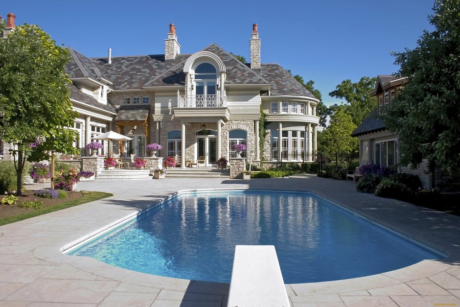 Собственный дом с бассейном
