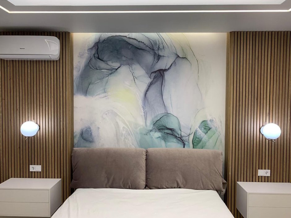 Горы на стене в детской