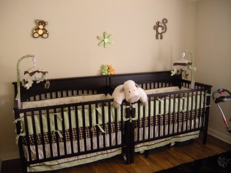 Детские кроватки для новорожденных двойняшек