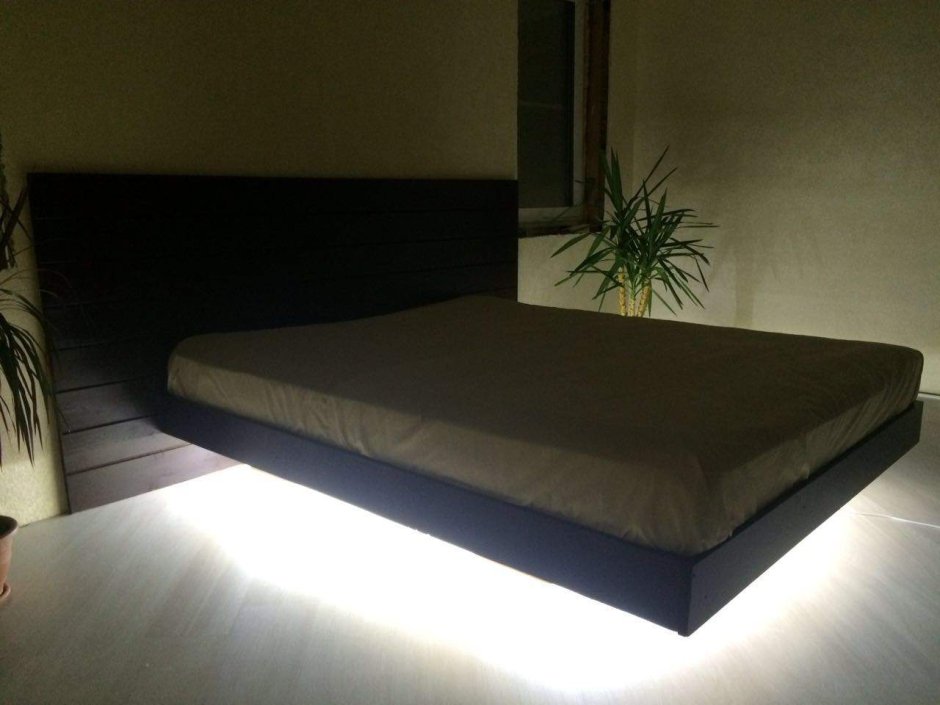 Летающая кровать с подсветкой
