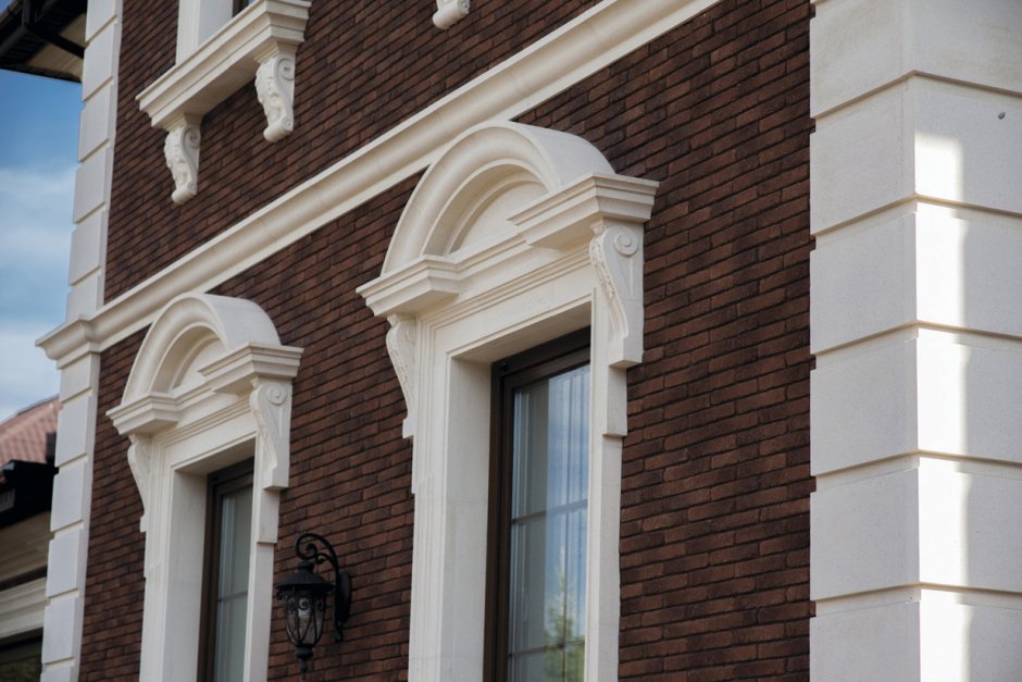 Фасадный декор из камня